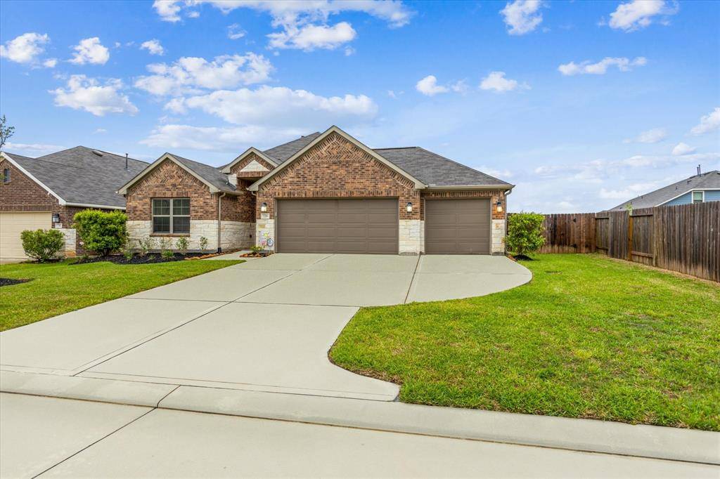 Magnolia, TX 77354,726 Crystal Charm LN