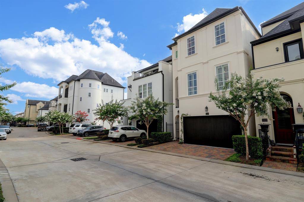 Houston, TX 77043,1827 Upland Lakes