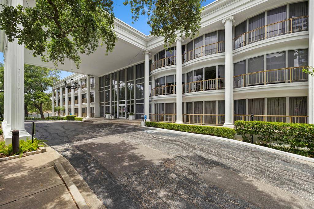 Houston, TX 77056,5050 Ambassador WAY #316