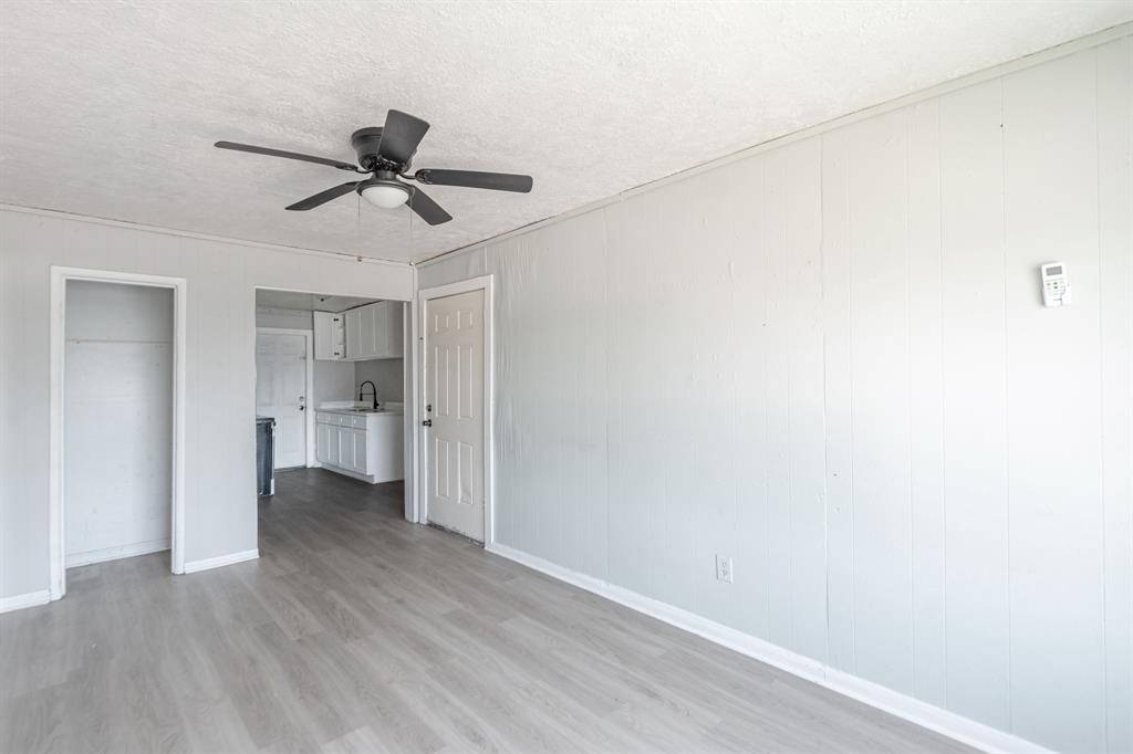 Freeport, TX 77541,126 W 6th ST