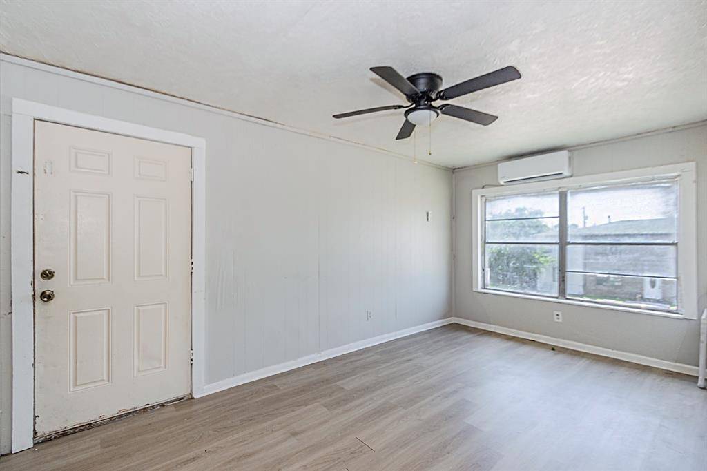 Freeport, TX 77541,126 W 6th ST