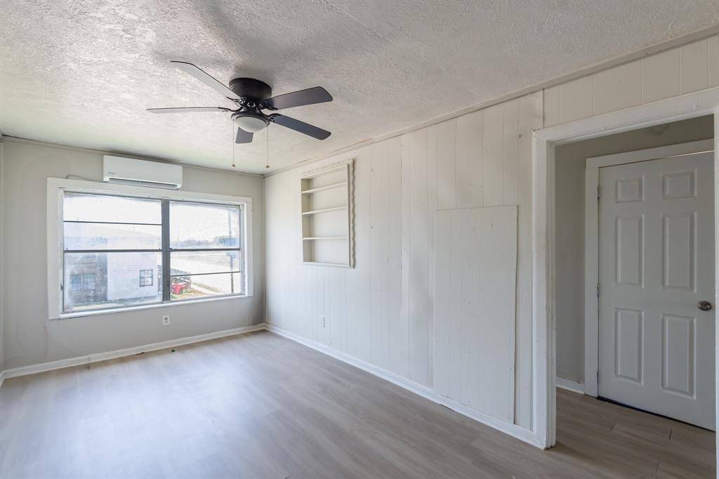 Freeport, TX 77541,126 W 6th ST