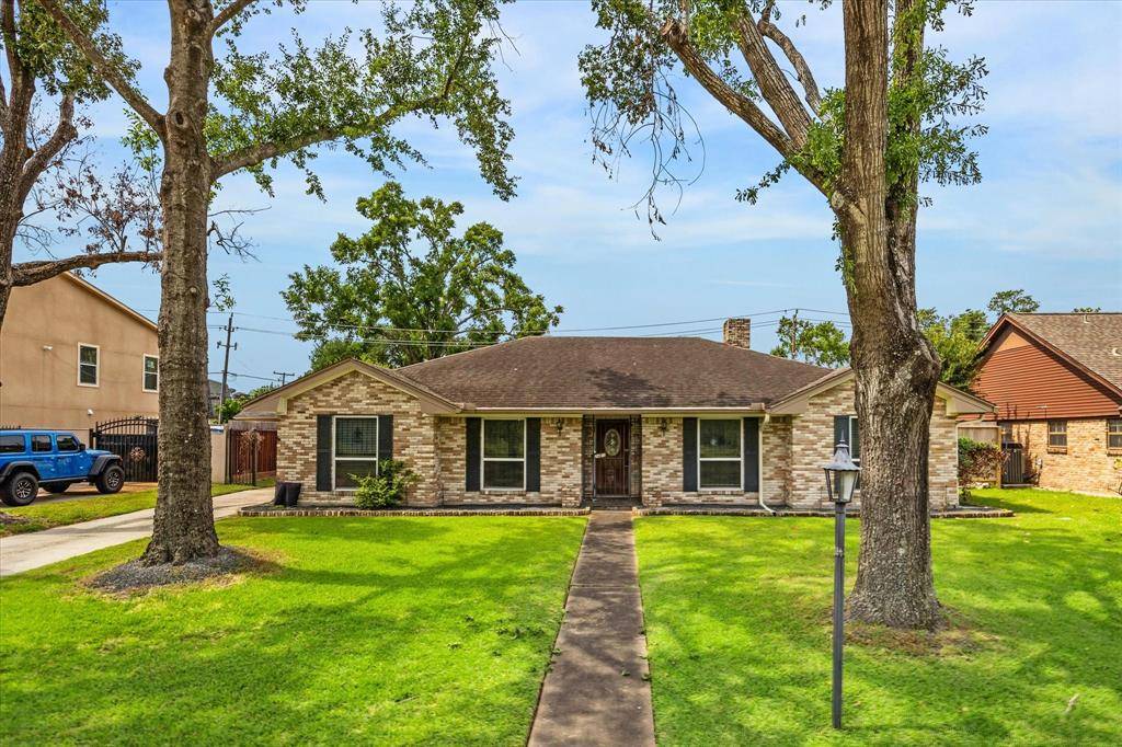 Houston, TX 77008,2415 W T C Jester BLVD