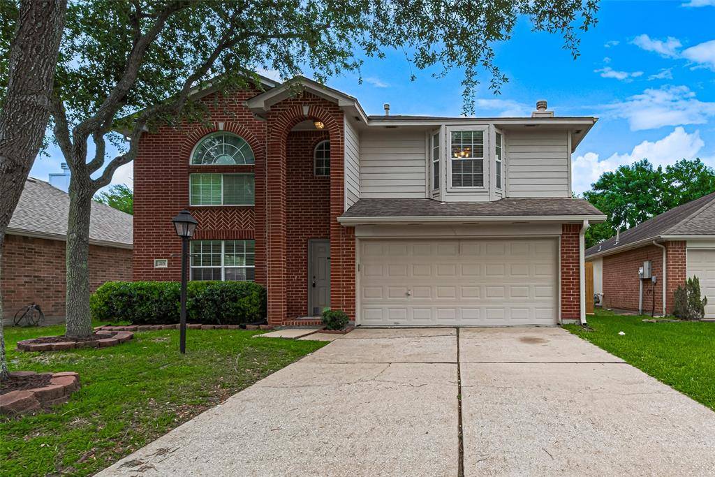 Dickinson, TX 77539,215 Pebble Canyon LN