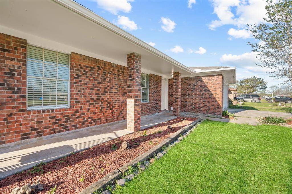 Highlands, TX 77562,2414 Camillia ST