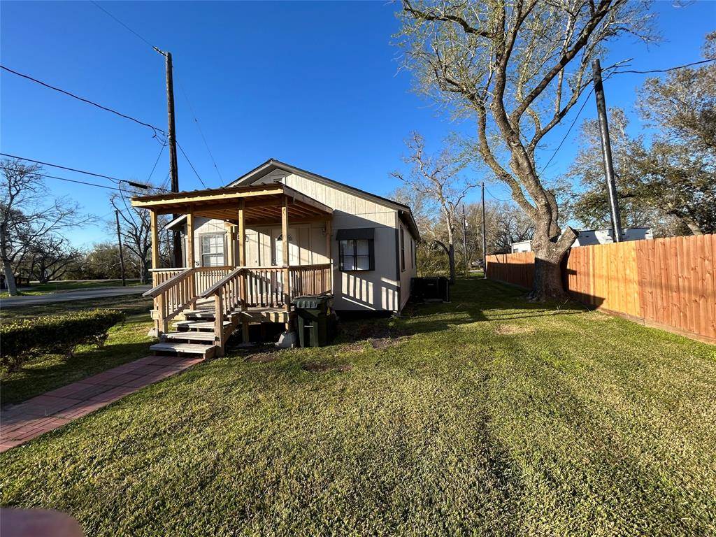 San Leon, TX 77539,805 28 1/2