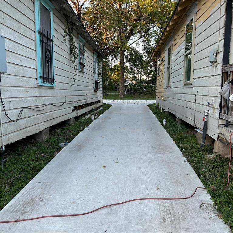 Houston, TX 77004,3311 & 3315 NE Bremond ST