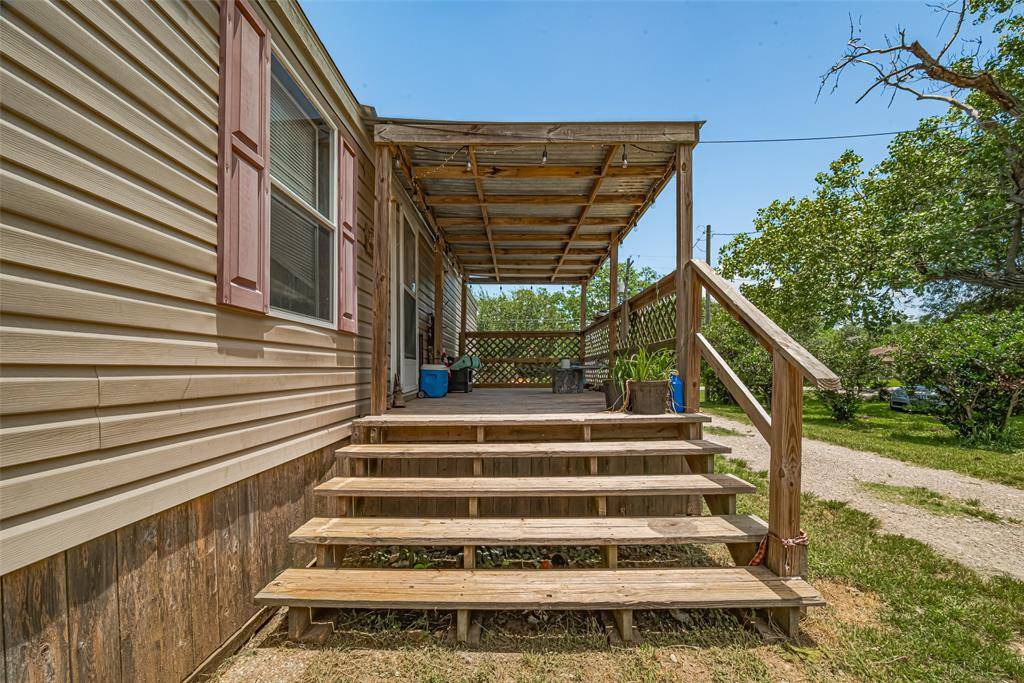 Dickinson, TX 77539,232 3rd ST