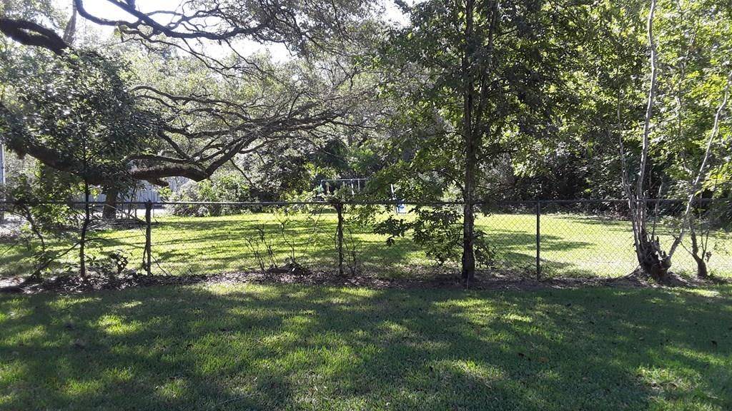 Angleton, TX 77515,416 E Peach St