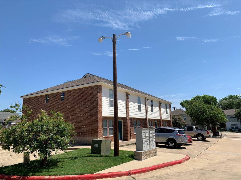 Bryan, TX 77801,4504 College Main ST #111