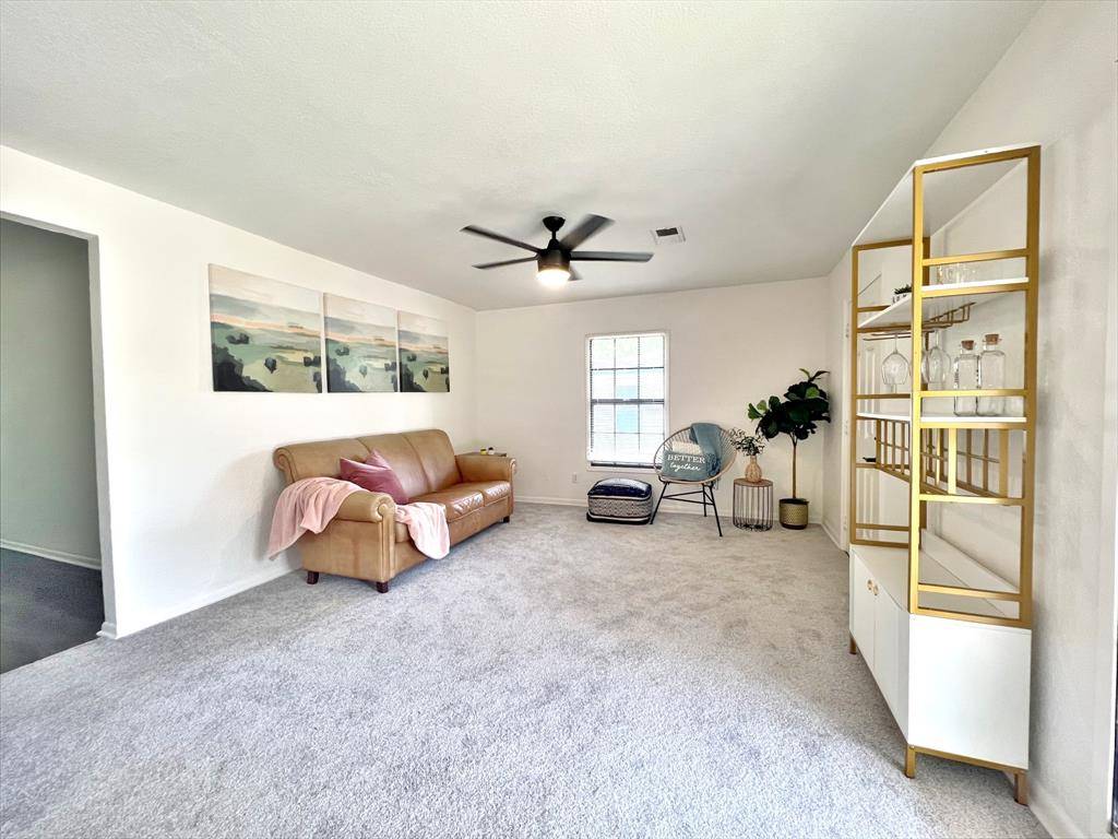 Lake Jackson, TX 77566,320 Azalea ST