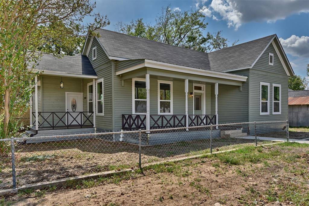 Giddings, TX 78942,413 S Harris ST