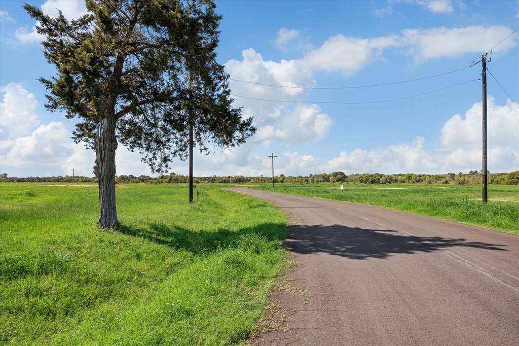 Cat Spring, TX 78933,LOT 52 - 1.1219 acres Cove Bend DR