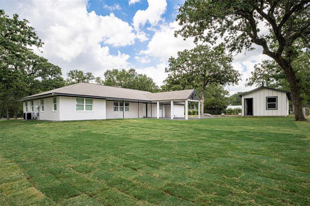 Brenham, TX 77833,3901 FM 109