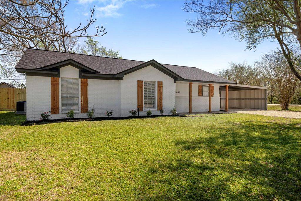 La Porte, TX 77571,1839 Elmwood AVE