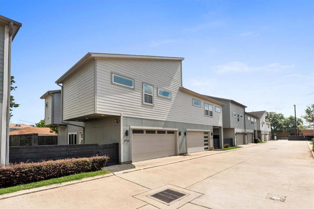 Houston, TX 77055,7722 Jacquelyn Oaks RD