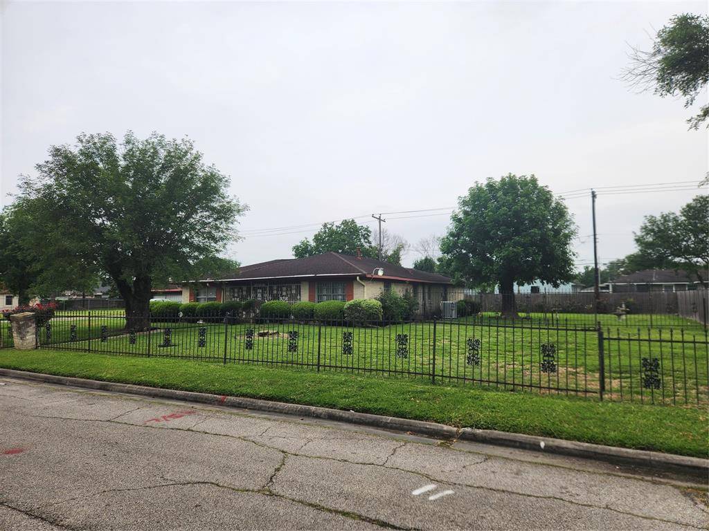 Houston, TX 77033,4923 Teton ST