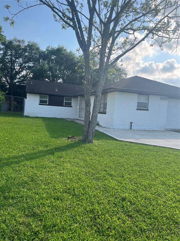 Houston, TX 77048,5502 Elm Tree DR