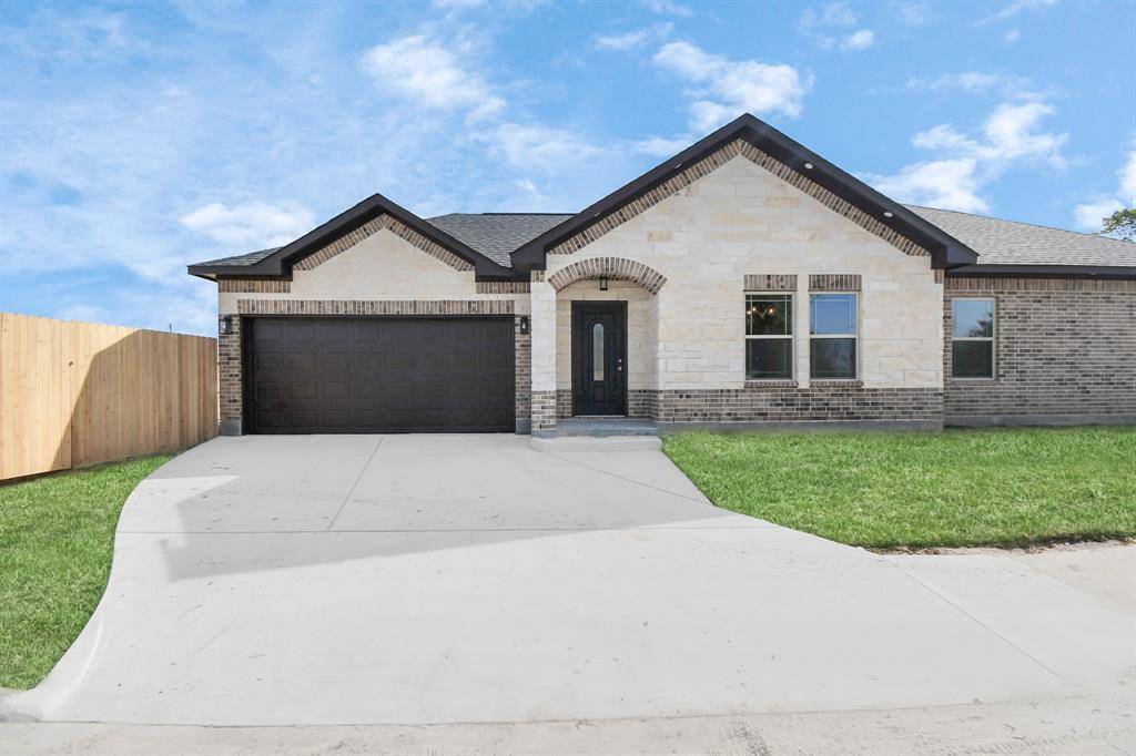 Pasadena, TX 77506,1401 Bernard ST