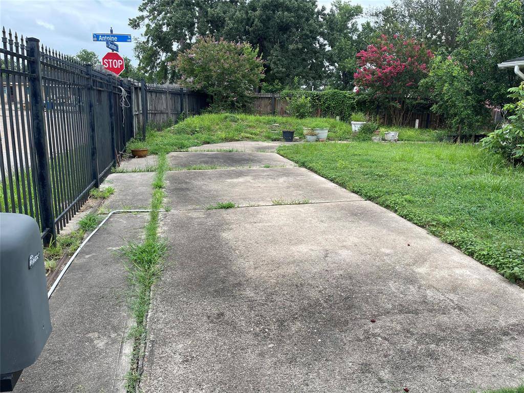 Houston, TX 77055,7403 N Dearborn ST