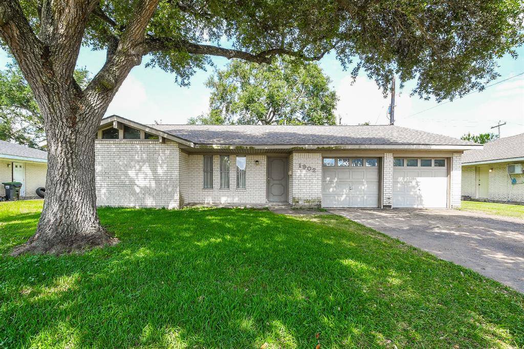 Pasadena, TX 77502,1902 S Memorial CT