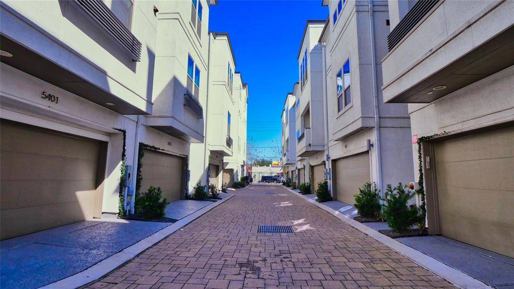 Houston, TX 77007,413 T C Jester BLVD