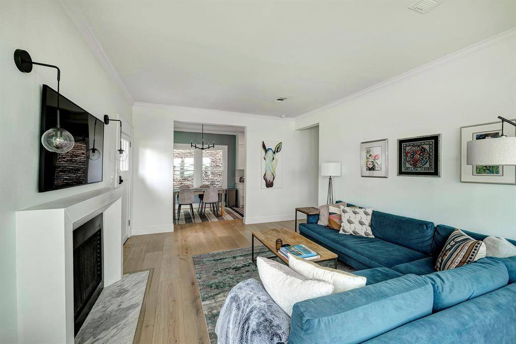 Houston, TX 77019,1917 Brun ST