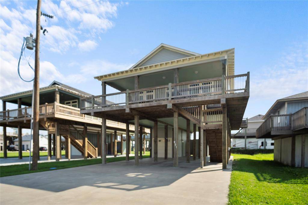 Crystal Beach, TX 77650,951 Gulf Shores DR