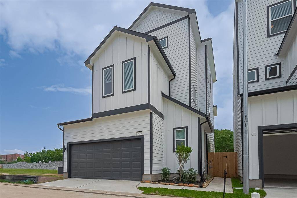 Houston, TX 77055,8925 Grovner PL