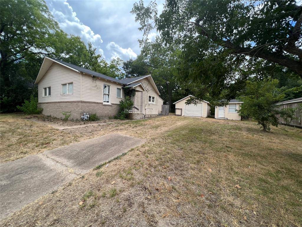 Bellville, TX 77418,620 S Bell ST