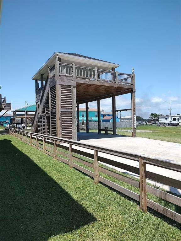 Crystal Beach, TX 77650,979 S Cove ST