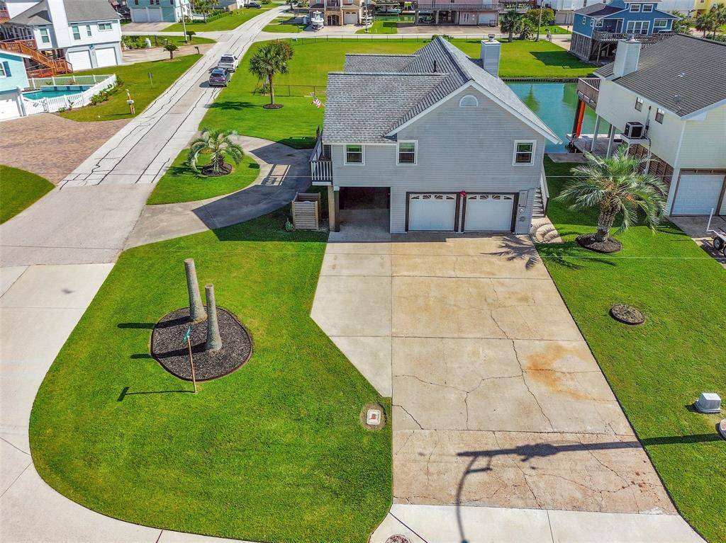 Tiki Island, TX 77554,1303 Hawaii DR
