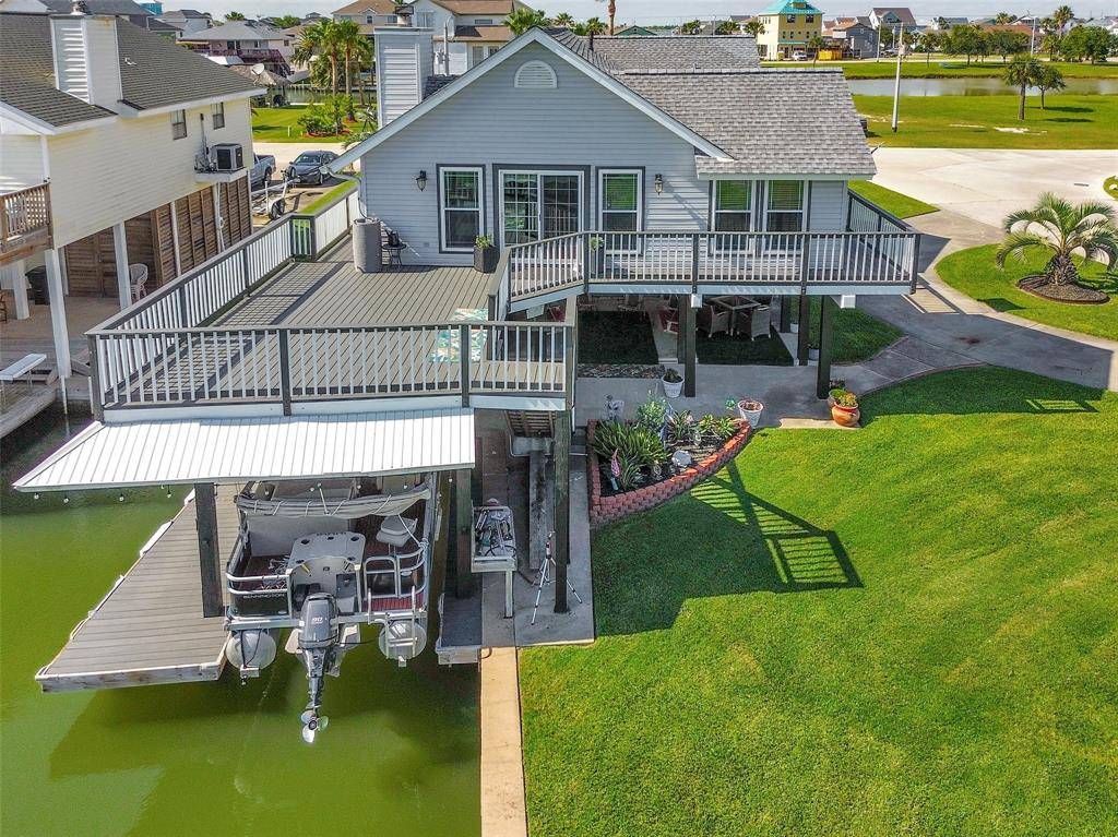 Tiki Island, TX 77554,1303 Hawaii DR