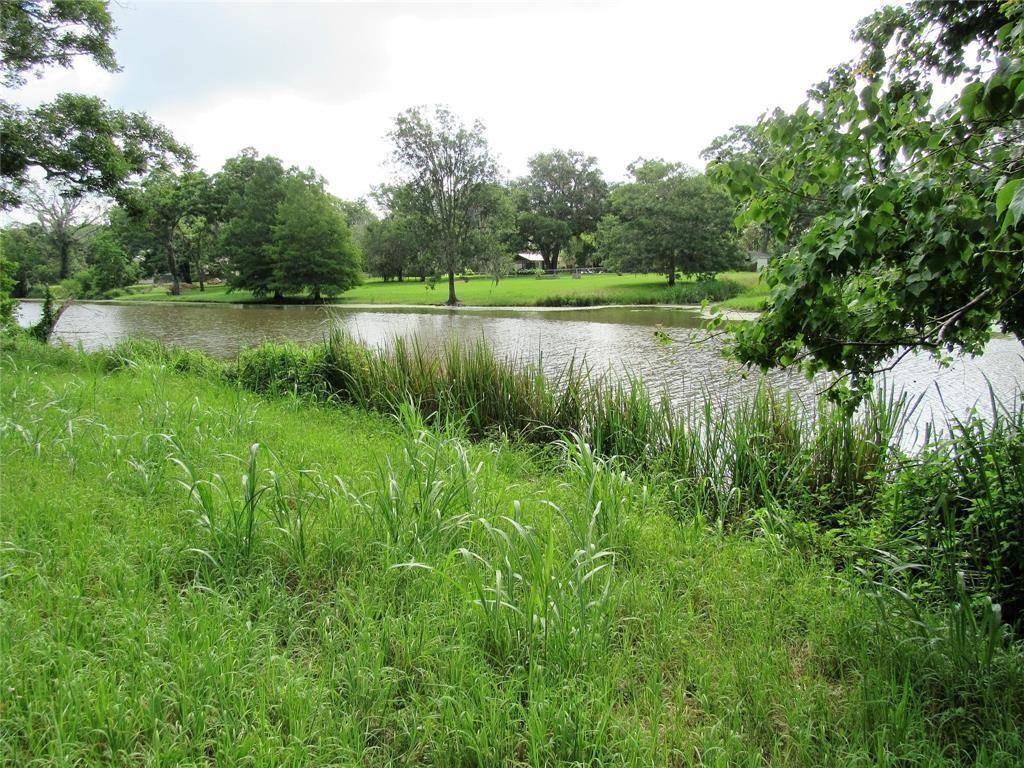 Angleton, TX 77515,543 Mill RD