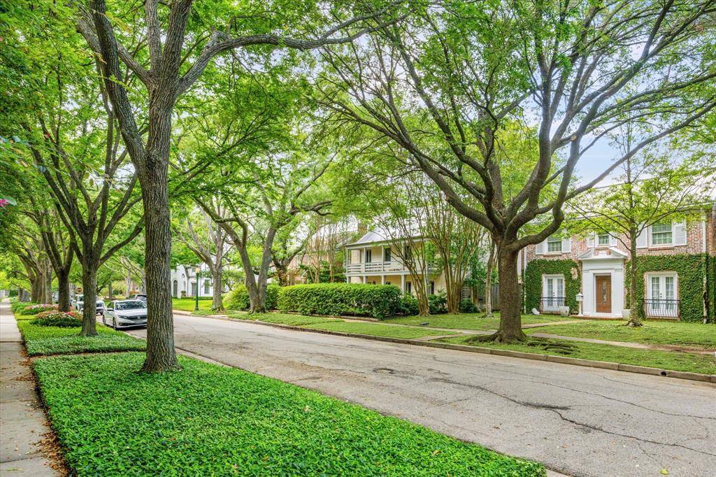 Houston, TX 77005,2218 Dunstan RD