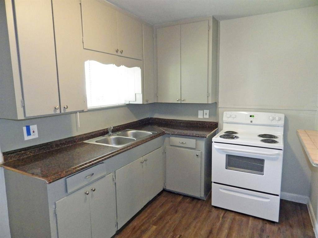 La Marque, TX 77568,618 Honeysuckle DR