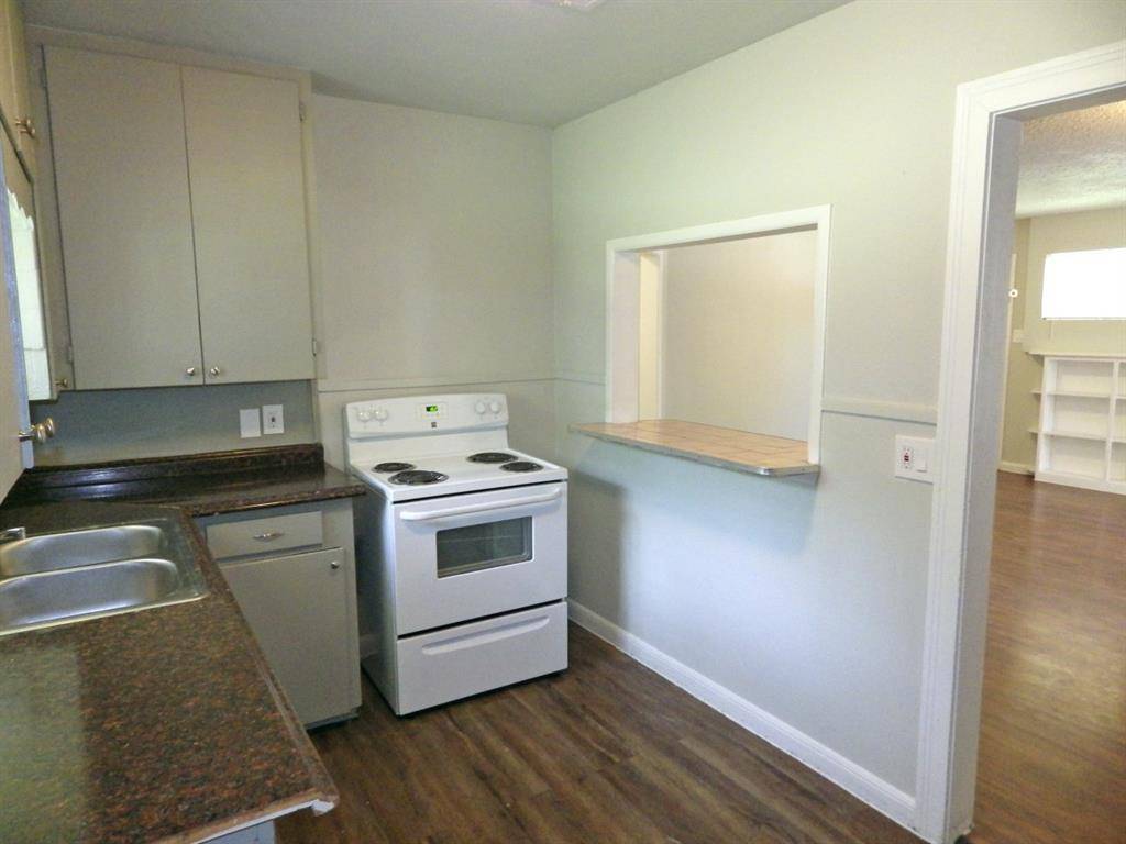 La Marque, TX 77568,618 Honeysuckle DR