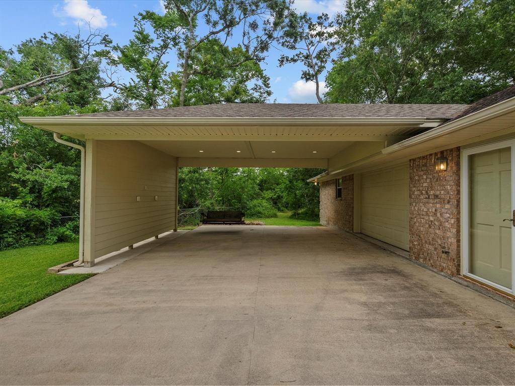 Dickinson, TX 77539,5401 Palm DR