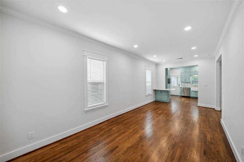 Houston, TX 77008,623 E 12th 1/2 ST