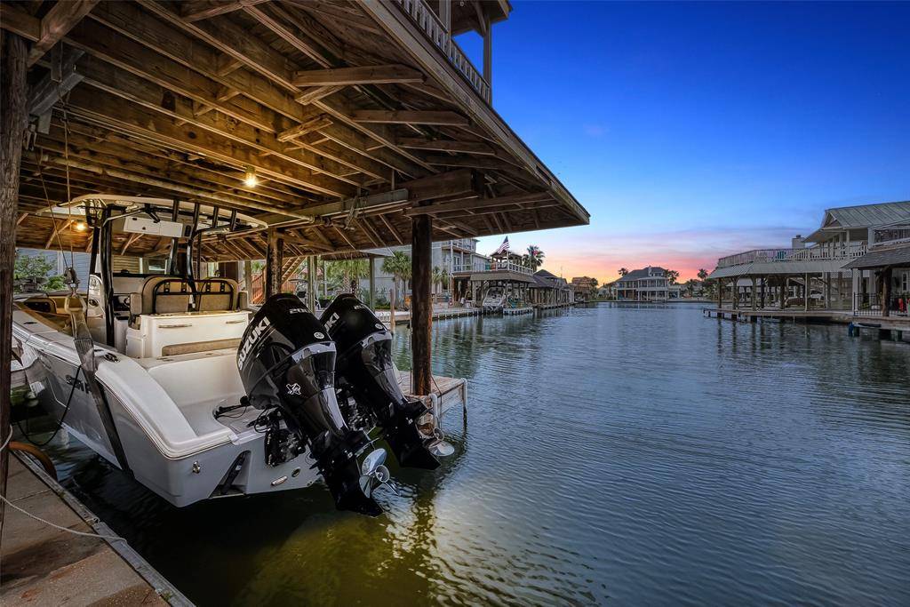 Tiki Island, TX 77554,1407 Tiki DR