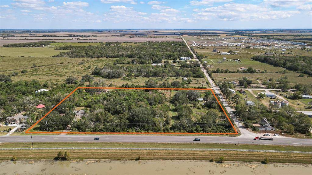 Rosharon, TX 77583,123 County Road 51