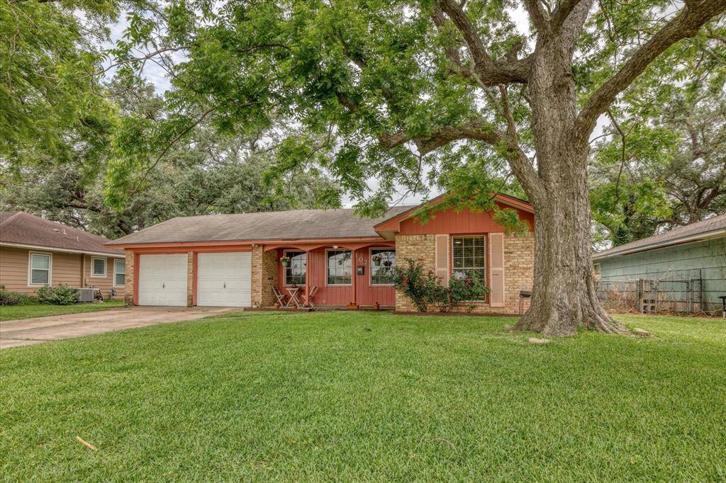 Lake Jackson, TX 77566,107 Ash LN
