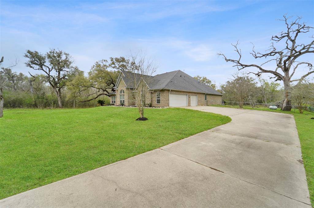 Angleton, TX 77515,1737 County Road 30