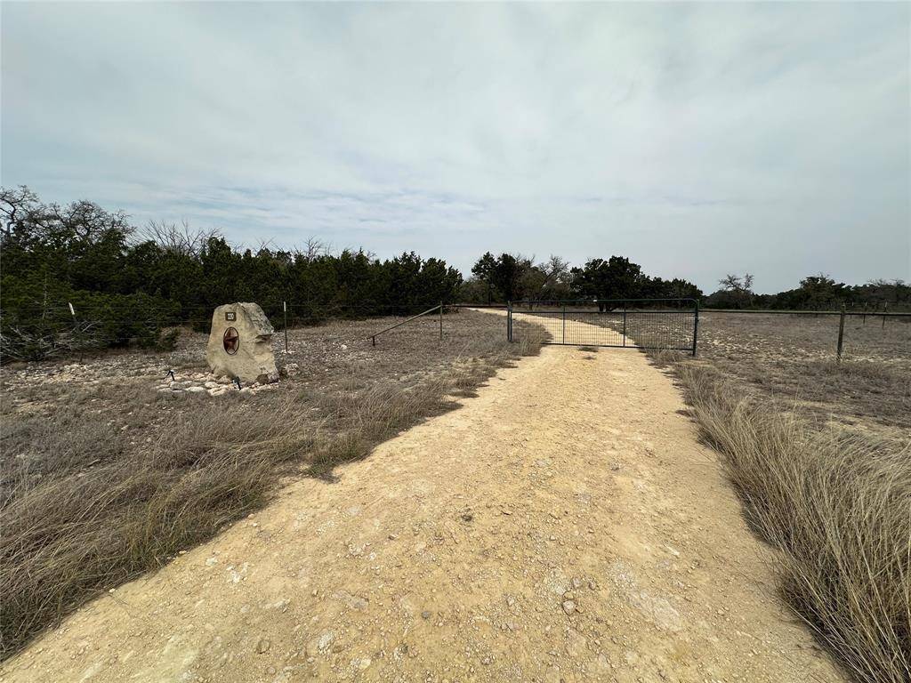 Junction, TX 76849,220 Rattlesnake RD