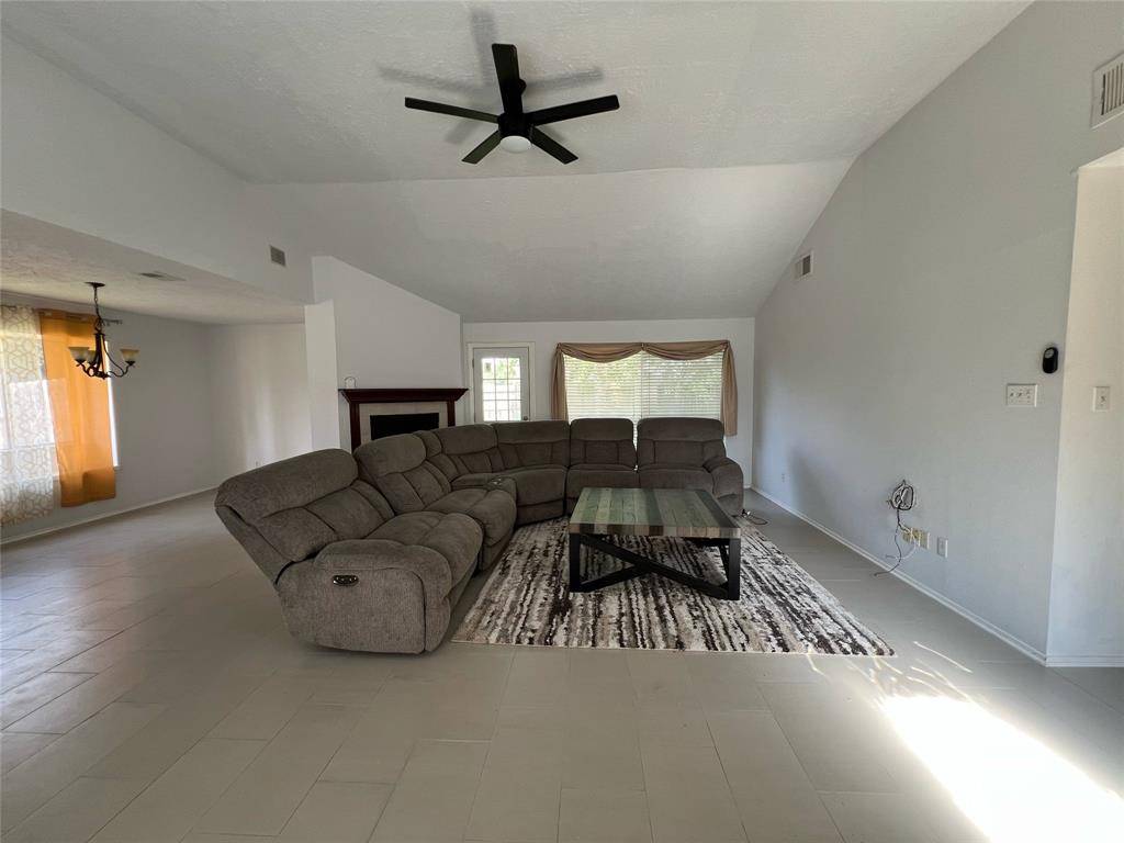 Sugar Land, TX 77478,2134 Collingsfield DR