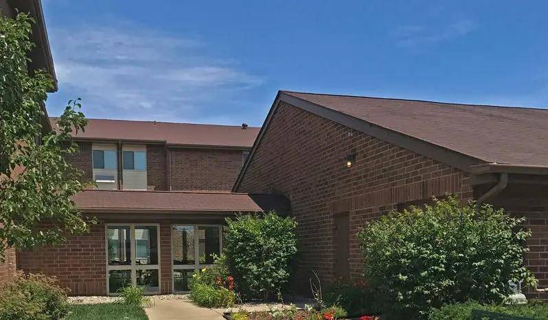 Anderson, IN 46016,319 E 12th St