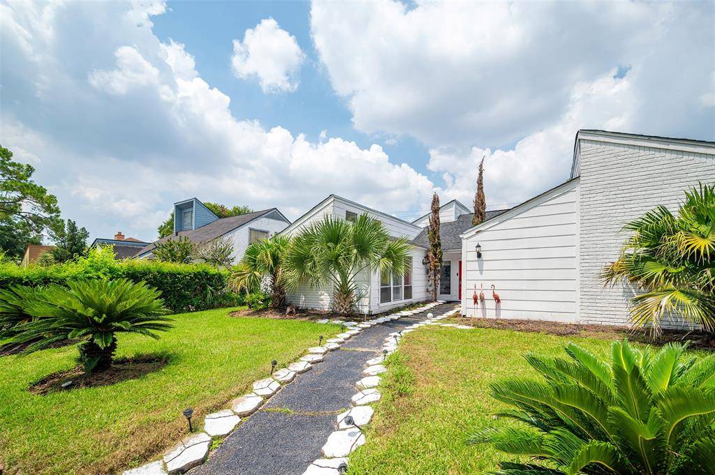 Houston, TX 77071,10730 Braes Bayou DR