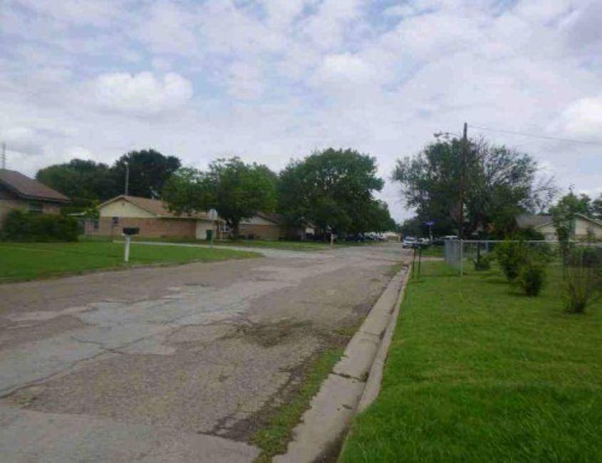 Lacy-lakeview, TX 76705,301 S Patricia ST