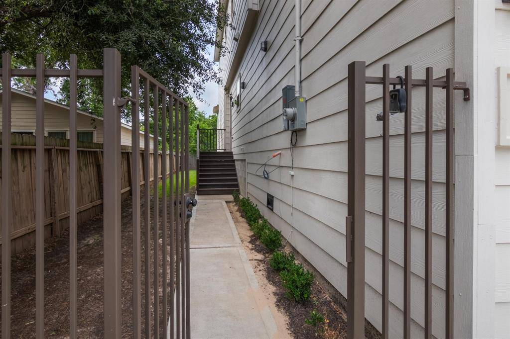 Houston, TX 77022,1411 E 34th ST
