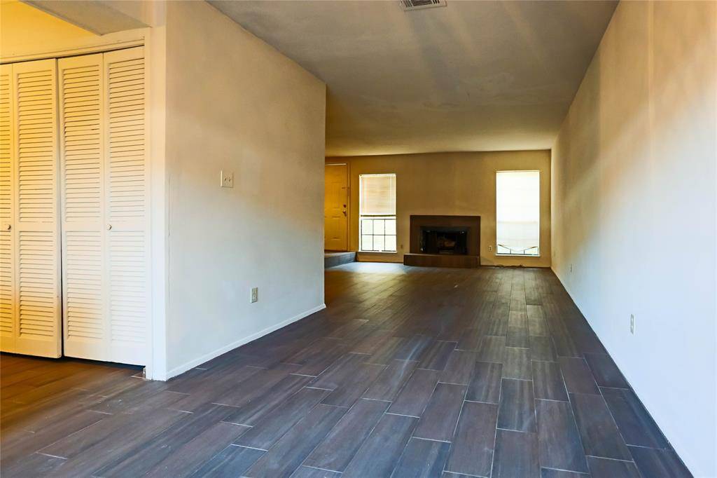 Houston, TX 77036,9901 Sharpcrest ST #B3